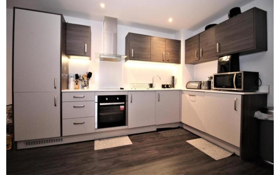Rent Luxuri - Luxury 2 Bed Apartment Leicester Exterior photo